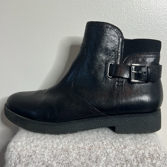 Evolve by Easy Spirit Evkena leather bootie‎ -EUC! - Picture 2 of 11